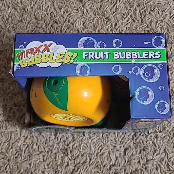 Maxx Bubbles Fruit Bubblers Bubble Machine with Scented Solution - Picture 2 of 7